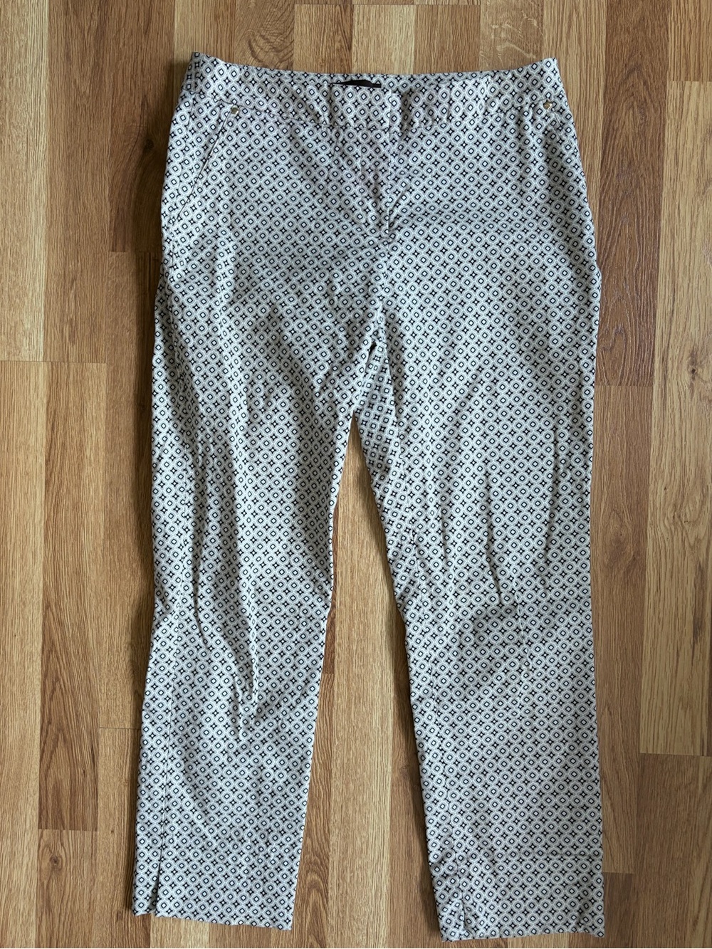 Dana Buchman Black and Cream Geo Pants